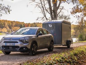 Debon Roadster C400 Box Trailer, 3.1m x 1.66m x 2.01m, Single Axle, 1,300kg