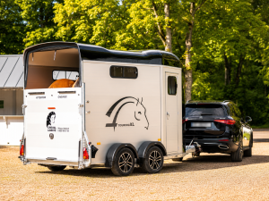 Touring XL with built-in tack room
