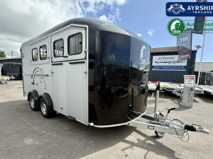 Cheval Liberte MAXI4 Herringbone Four Horse Trailer